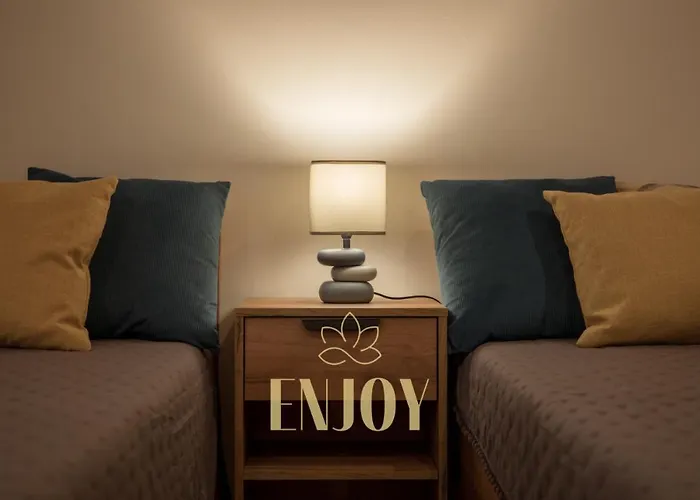 Enjoy Flat By Tonsdeverde Апартаменти *