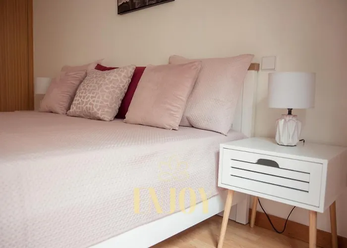 Enjoy Flat By Tonsdeverde Апартаменти Брага